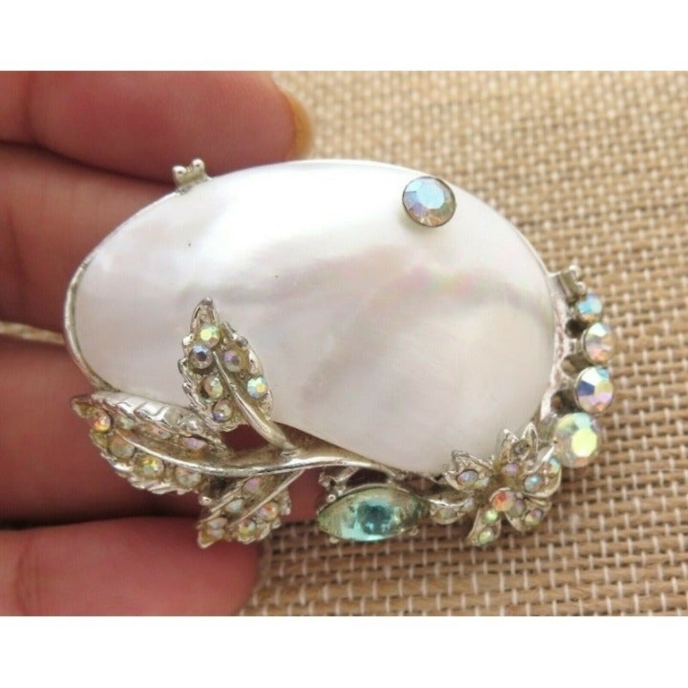 VINTAGE HIGH END WHITE MOP JELLY BEAN FLORAL CAB RHINESTONE SILVER BROOCH PIN - Picture 4 of 7